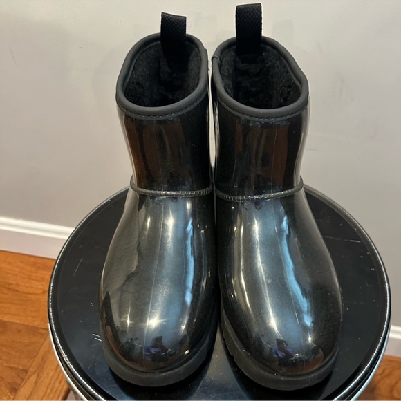 UGG Classic Clear Mini Boot - Picture 3 of 6